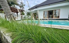 Padi-Padi Pool Villas